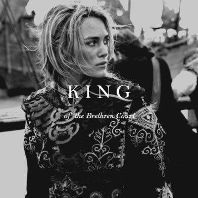 ̶M̶i̶s̶s̶ ̶S̶w̶a̶n̶n̶ 【 ĸιng oғ тнe вreтнren coυrт.】 ¿Mi historia? Comenzó con un medallón. ❝ᴛʜᴇʏ ᴡɪʟʟ ᴋɴᴏᴡ ᴡʜᴀᴛ ᴡᴇ ᴄᴀɴ ᴅᴏ! ɢᴇɴᴛʟᴇᴍᴇɴ! ʜᴏɪsᴛ ᴛʜᴇ ᴄᴏʟᴏʀs!❞