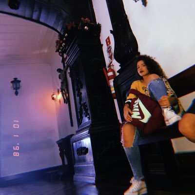As pessoas entram em nossa vida por acaso, mas não é por acaso que elas permanecem.🎍✨