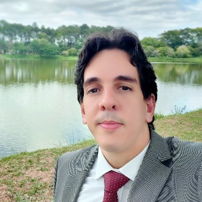A physicist passionate by quantum theory, working to bridge gaps between Computational Chemistry and #DataScience || Salsero and beer lover in the free time