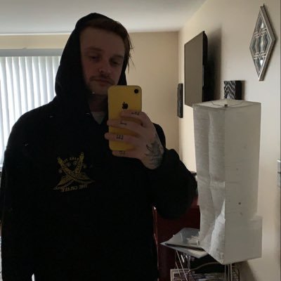 ThyCly's profile picture. Some ducking idiot