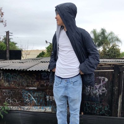 “Ain’t no friends in dis world”🤷🏽♂️ Instagram:_playboiichriss_ Snapchat:lilmoco_888 Hmu iMessage games 💉 Ride solo”