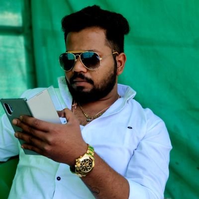 akashprajapat17's profile picture. 