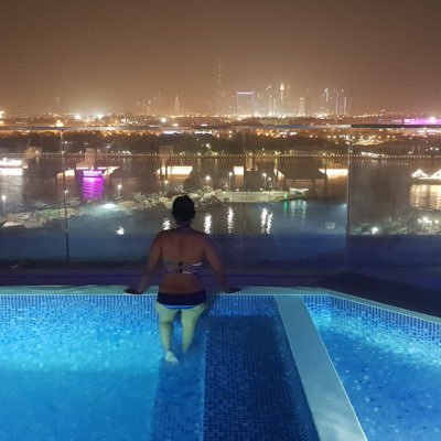 Row181's profile picture. i enjoy long romantic walks to the fridge》food》fitnes & travel 》CFC💙