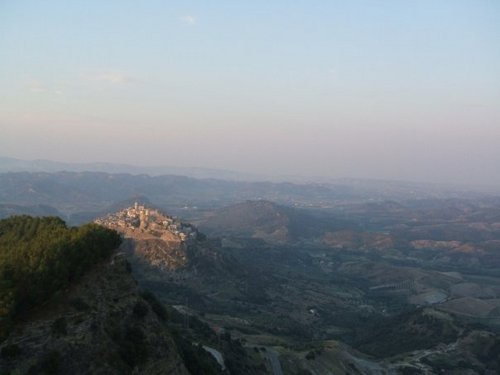 Calabria, land of history and culture of the land that gave the Italian term for a peninsula
glorified the Greek Roman and Byzantine