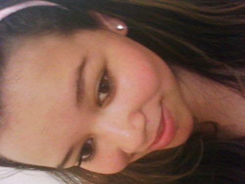 Corinthiana,bipolar,insuportavel e ao mesmo tempo um amor de pessoa,mentira,sou chata mesmo HAHAHA...Ahhh e eu amo meu timão :)