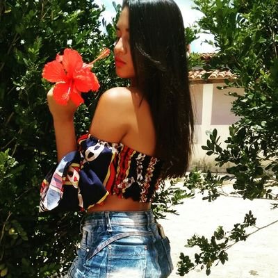 Geohsilva9's profile picture. leonina💞
as vezes tumblr📷
um amor de pessoa🙈❤
futura advogada👐💞
Instagram :geoh_silva_05 👉 https://t.co/1Bq1649XpI