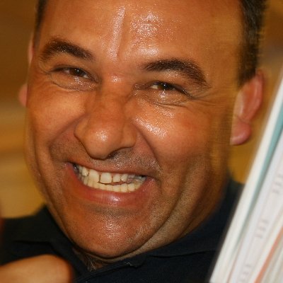 JuanCanXavi's profile picture. sonreir