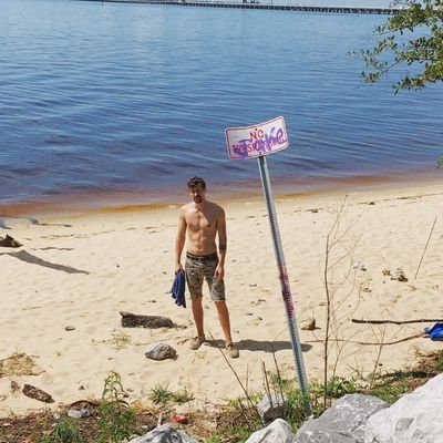 shhrugg's profile picture. eat ass not gluten... Insta- @shhrugg