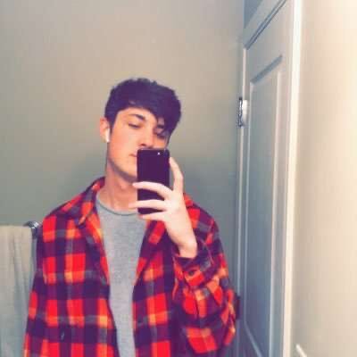 HenneseyKyle's profile picture. Gym, Guns, Grandma.