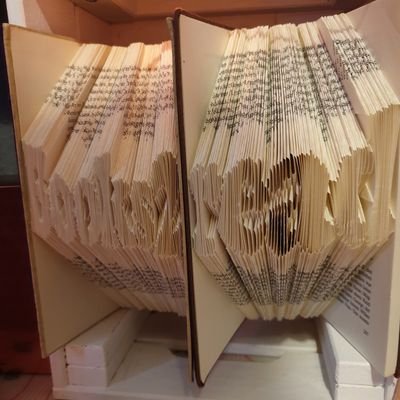 bookstoread6's profile picture. 