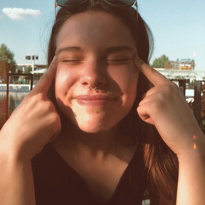 mparedesruz's profile picture. Soy joven, dame tiempo.