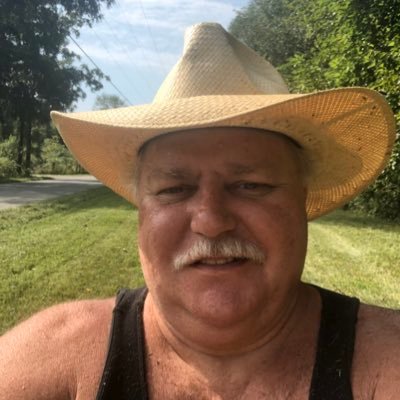 Eric28714232's profile picture. 