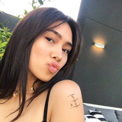 fIirtaticusly's profile picture. ♡