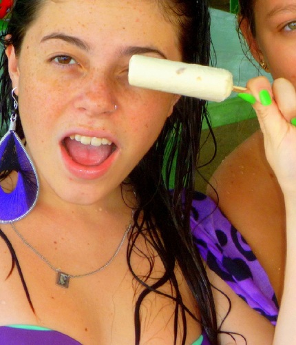Ariana de 19 anos, Ama muito o namolindo Jefferson Marques, o CORINTHIANS e a Maryjane! haha ☮