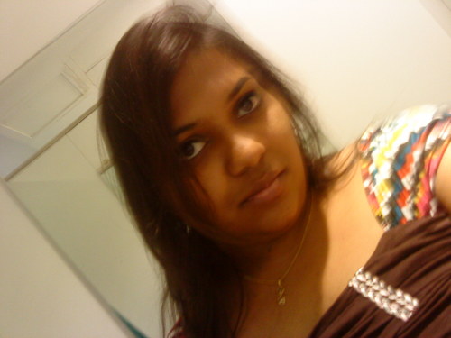 I'm gud at making frnds.. love looong drives and paintings.. fashion is my passion..