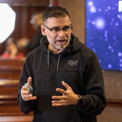 FuzJamall's profile picture. Wanderer! Never letting mistakes and missteps be the impediment to a life well lived.