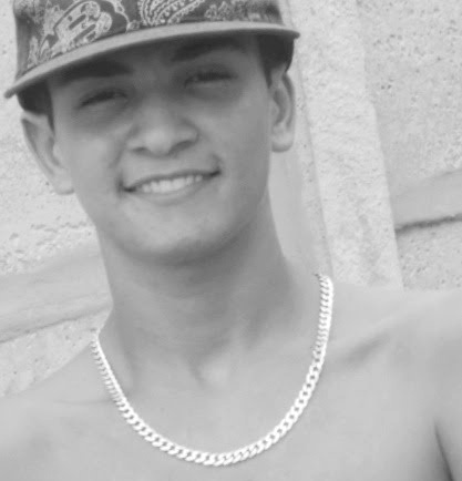 Jefferson Cardoso, 17 anos, Capixaba, Flamenguista, capricorniano, sincero, impaciente, justo, decidido, impulsivo e confiante.