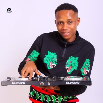 ARTIST
CLUB DJ
RADIO DJ
EVENT DJ
@POSH & CANDY LOUNGE

For booking +2349031109184
mail@djhenrymiles91@gmail.com
IG@cool_djhenrym/FB@djhenry miles