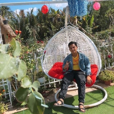 HongPhc95430194's profile picture. alone ❤