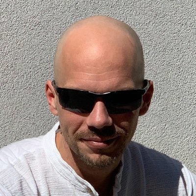 Bootstrapper, author and creator — vim, Rails, mechanical keyboards and guitars. Author of Efficient Rails DevOps.