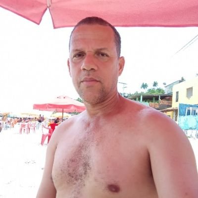 Sou uma pessoa tranquila gosto de fazer amizades e quero viver o melhor da vida pois o tempo passa rápido o amanhã é o inesperado façamos o inesperado hoje 😉