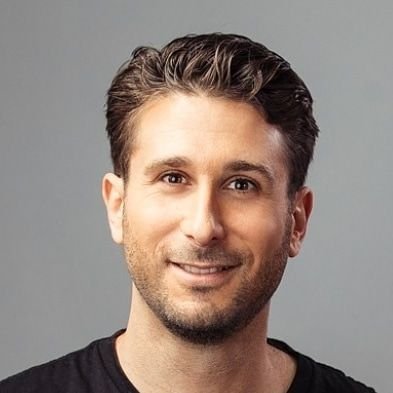 שדר, עורך ומגיש ב'כאן' | תאגיד השידור הישראלי. @kann, @reshetbet @kann_news
Views are my own.