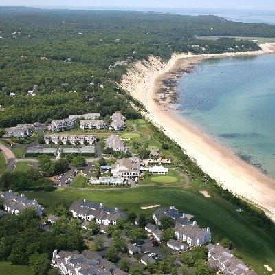 Atop a 175-foot cliff. Stunning views. Socialize. Relax. Enjoy yourself. Private. Oceanfront resort community. Memberships available. Host your next event here.