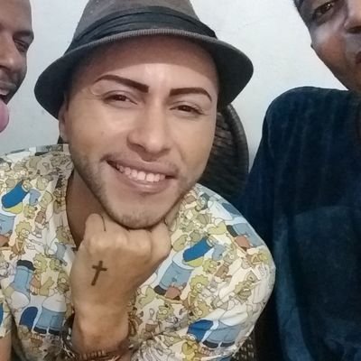 Felicidade é a única coisa que podemos dar sem possuir. (Voltaire)
whats.: 21 974392851
Instagram: @jeffcenaoficial
Facebook: Jeff Cena