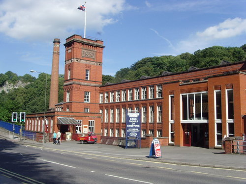 Masson Mills Shopping Village & Restaurant is a unique shopping experience set over 5 floors situated on the A6 at Matlock Bath.