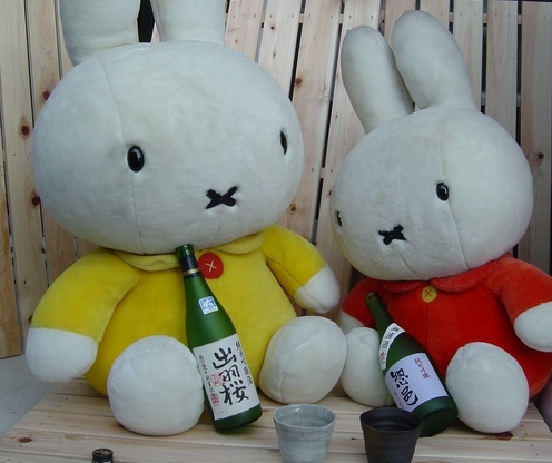 chiruparu's profile picture. おいしい日本酒を記憶と記録に残すための備忘録。飲むペースが遅いので更新も遅いです。