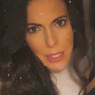 Mamá de tres, cocinillas de mi casa y profesora de carrera. Nostálgica crónica pero siempre soñando con el futuro.... porque lo mejor está por llegar.