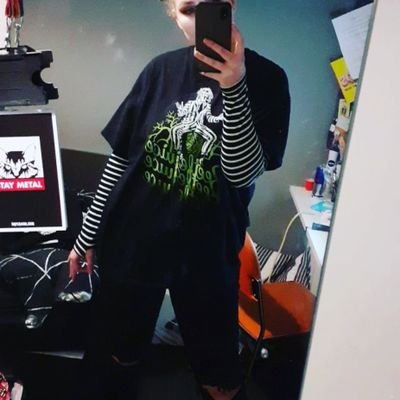 X_btch_cs's profile picture. Full time Sheffield Hallam Uni slave 
Part time Sadness Only on the Weekends, and  an hour before work