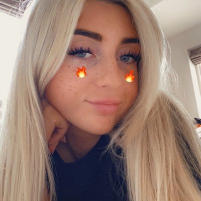 LaurenMcormick's profile picture. 🌟⚡️🍋⚜️💛