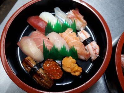 石川県かほく市の寿司と会席料理のお店です。皆様に愛されるお店を目指して頑張っていきます‼️よろしくお願いいたしますm(__)m