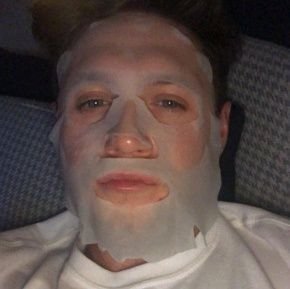 hiatusofwandee's profile picture. How Long is 18 Months? 🐣 Veteran Legend - Fan Account