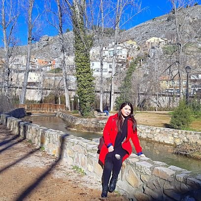 DanielaGoleanu's profile picture. Personal shopper,maquilladora, estudiante psicología, profesora particular.