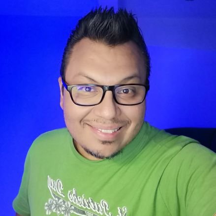 Cinéfilo, melómano, amante del chocolate 😍, soñador, liberal, medio geek, chefsito de closet y gamerveterano.
Instagram: betucomx