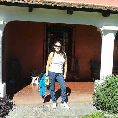 DanielaNovoa3's profile picture. 