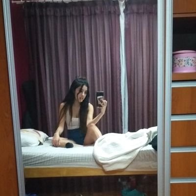 noemansilla_'s profile picture. acquiesce