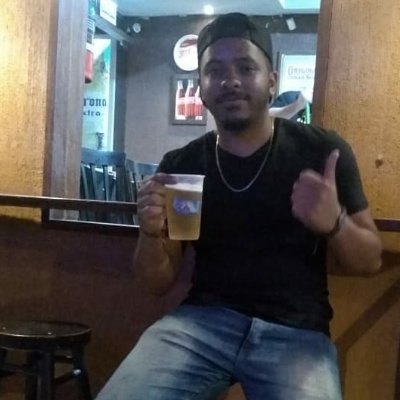 elandresantos's profile picture. 