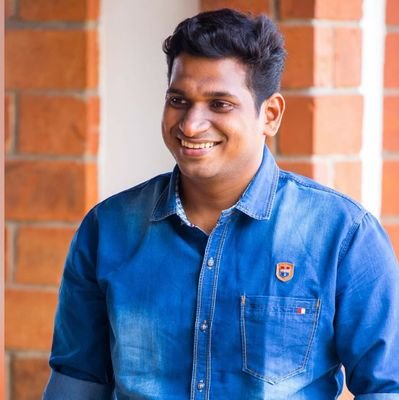udayasankar18's profile picture. Professional photographer