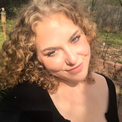 zoeyroey's profile picture. be nice and think twice!