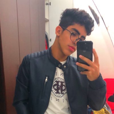 Qusaikhalid2's profile picture. • لا تحكم عليّ بما سمعته عني بل أحكم عليّ بما رأيته مني ~ 🇵🇸
