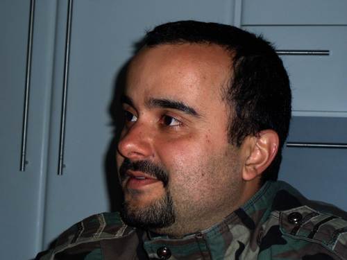 Sou Desenvolvedor de Interfaces Web e nas horas vagas sou pai, marido, amigo enfim. Gosto muito de história geral, música, fotografia, culinária e motos.