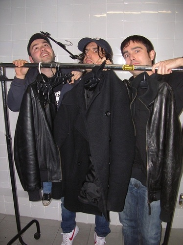 FANTAPUNKPOP's profile picture. Grupo de punk pop formado en 1999 en Santa Coloma de Gramenet (BCN)

F.A.N.T.A somos: Oscar(guitarra y voz) Beto (bateria y coros) y Gabi (bajo y coros)