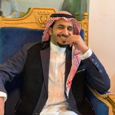متابع لكثير من الامور في تويتر.. اغرد عن موضوع جميل او موضوع يستفز..