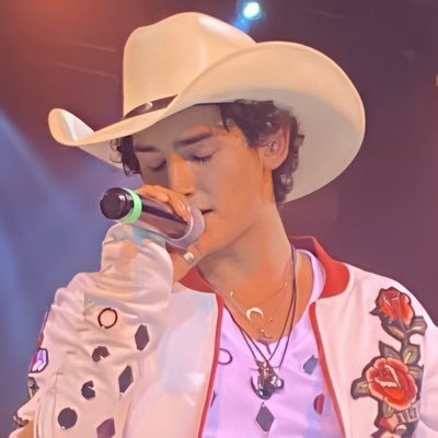 Emiliaco stan🤘🏼✌🏼 Y si alguien te juzga pues.. que triste que no tenga la misma seguridad que tú ✨ @LxsDelNorteOfi1 💗