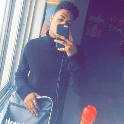 Life is what happens to you while you scroll through Twitter 🤷🏽♂️