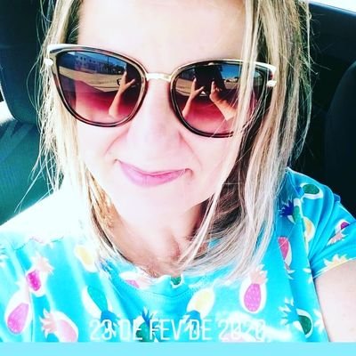 Elianamg1234's profile picture. Mudamos. Crescemos. Amadurecemos. E aprendemos o que é melhor. Quem é melhor.