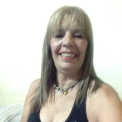 venezolana, anticomunista y mucho menos socialista amo la libertad de escoger lo q me venga en gana